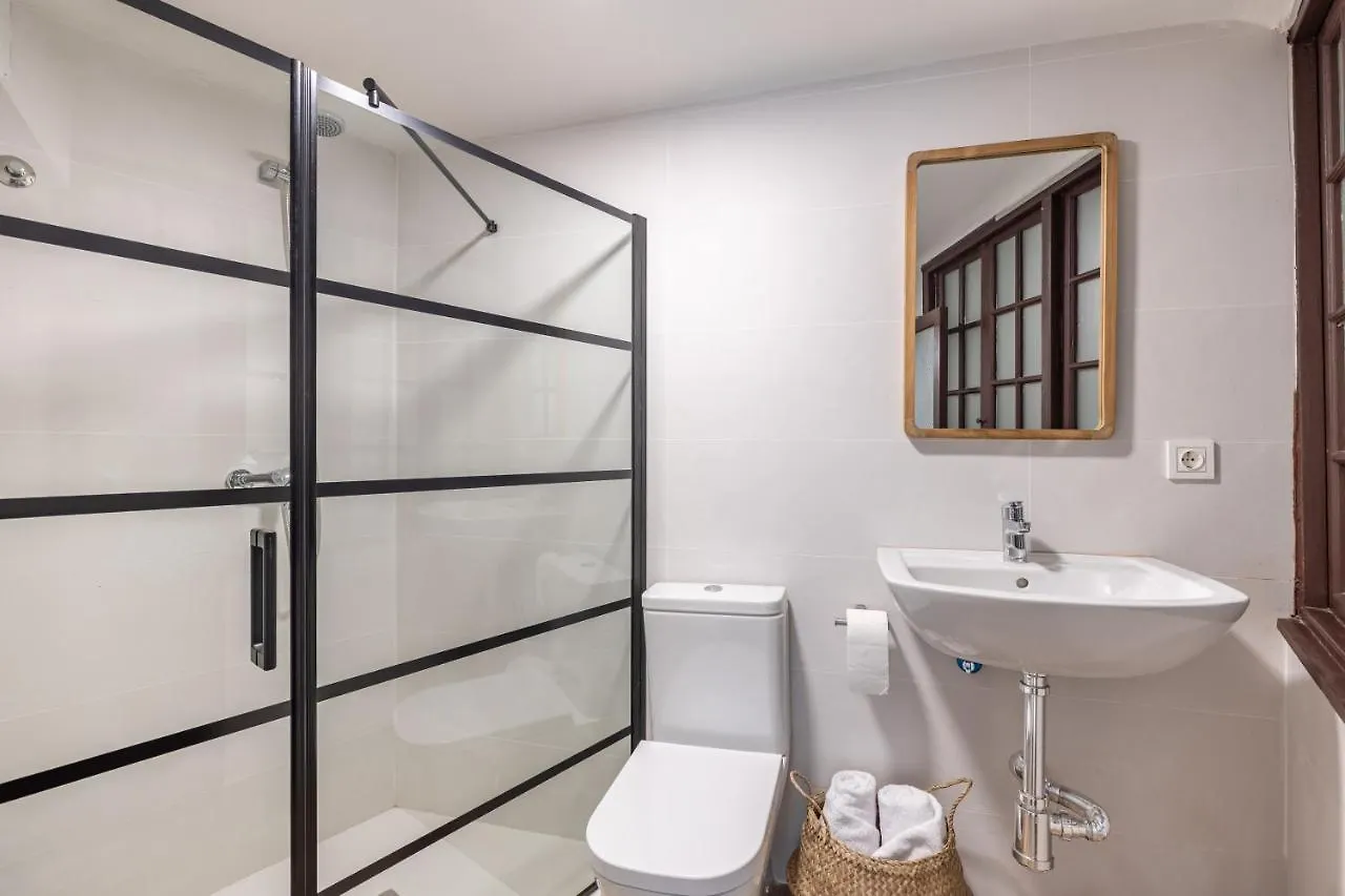 Apartamentos Líbere Málaga la Merced Spagna